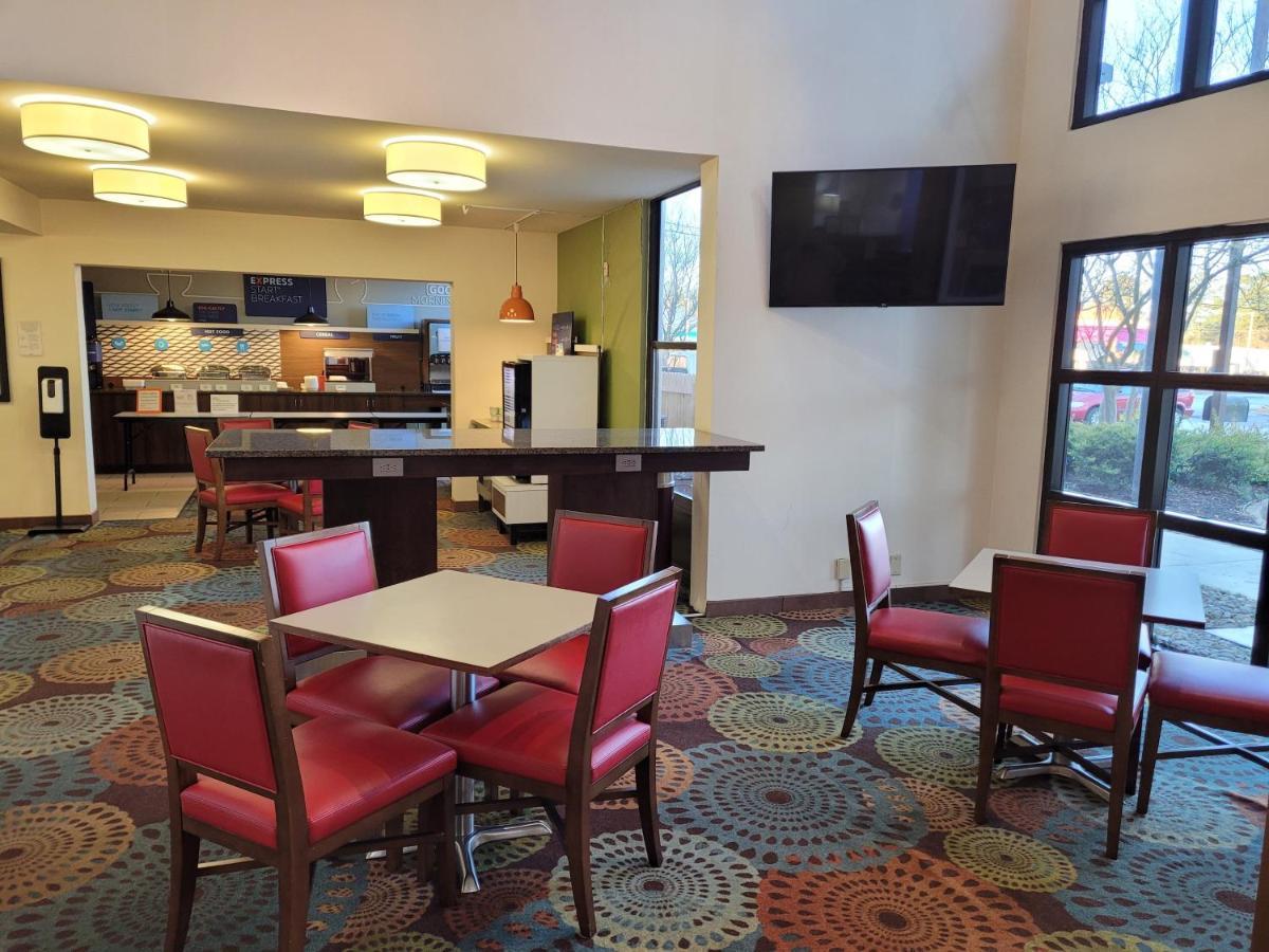 Holiday Inn Express Anderson I-85 - Exit 27- Highway 81 By Ihg Екстериор снимка