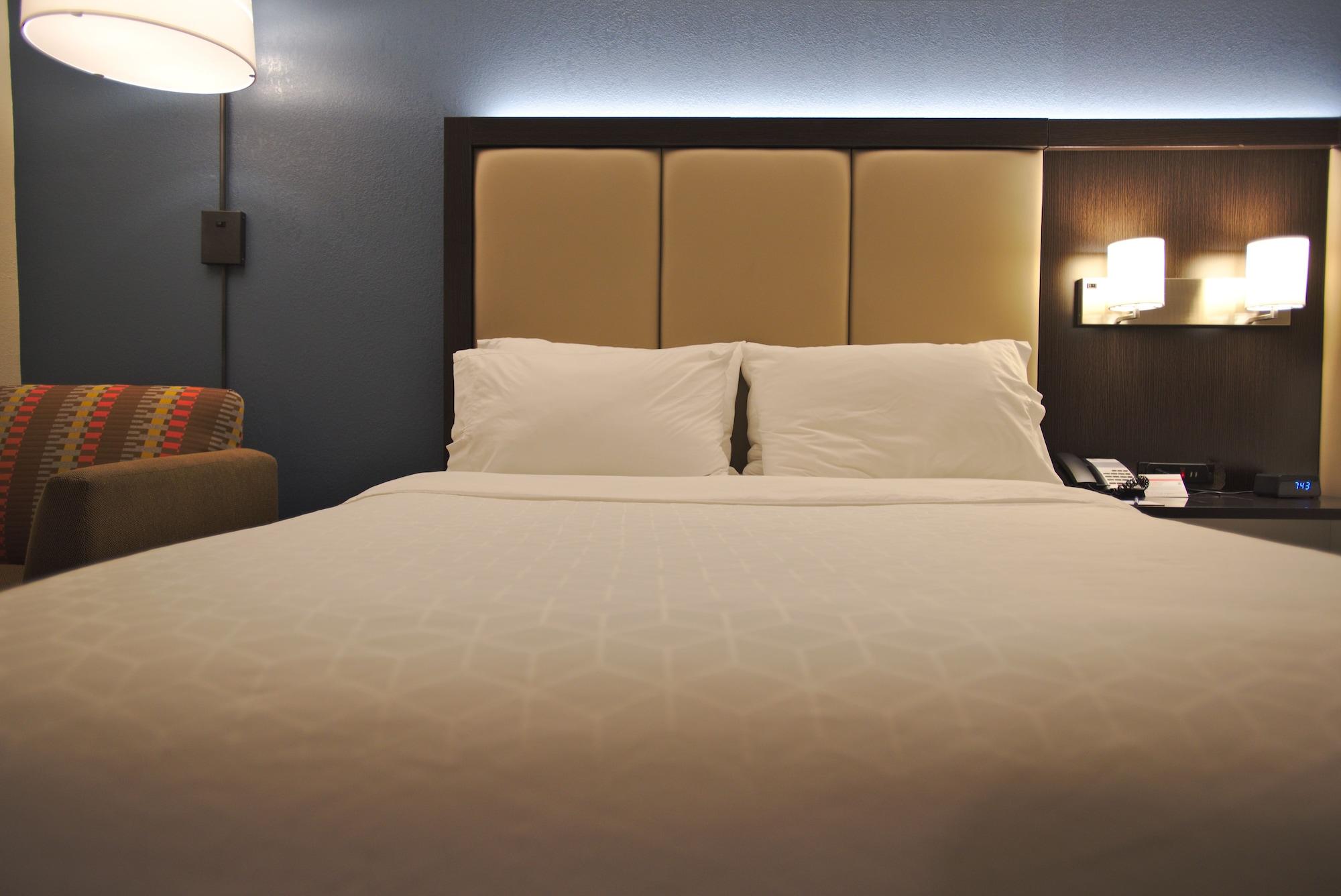 Holiday Inn Express Anderson I-85 - Exit 27- Highway 81 By Ihg Екстериор снимка