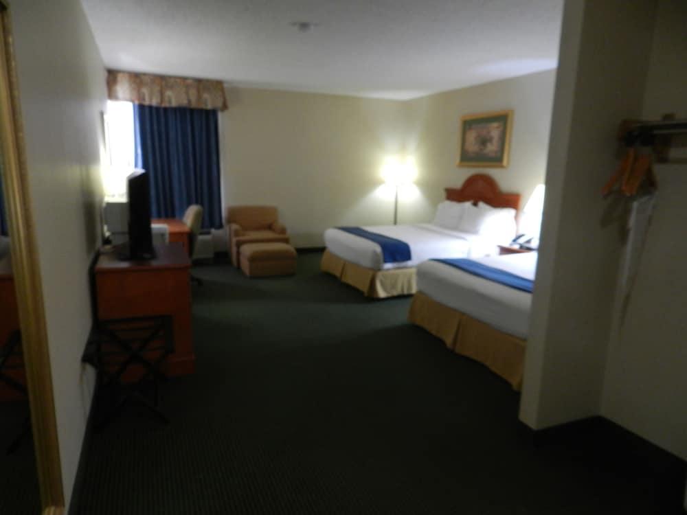 Holiday Inn Express Anderson I-85 - Exit 27- Highway 81 By Ihg Екстериор снимка