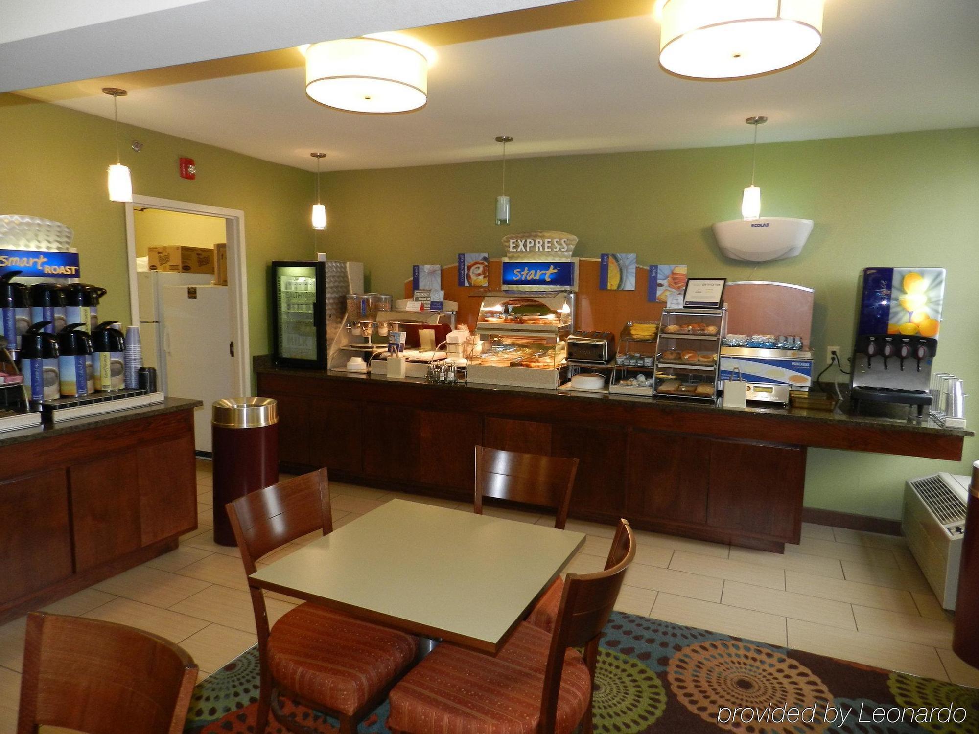 Holiday Inn Express Anderson I-85 - Exit 27- Highway 81 By Ihg Ресторант снимка