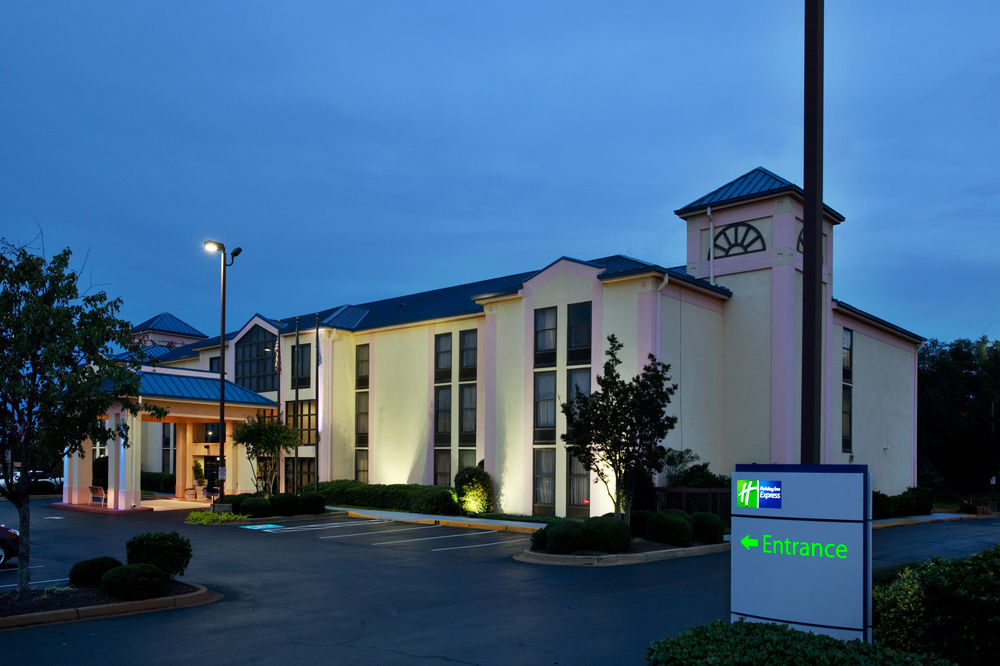 Holiday Inn Express Anderson I-85 - Exit 27- Highway 81 By Ihg Екстериор снимка